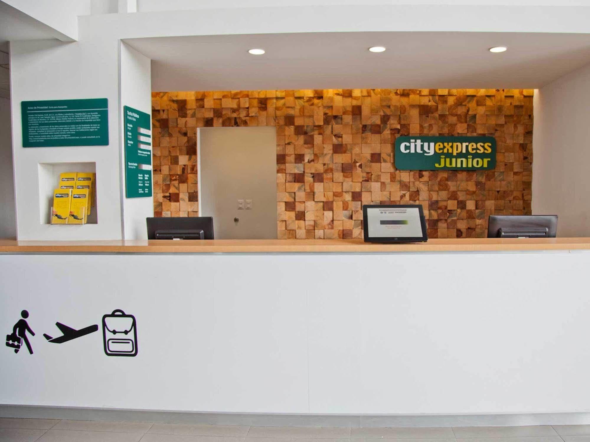 City Express Junior By Marriott Ciudad Del Carmen Aeropuerto Exterior foto